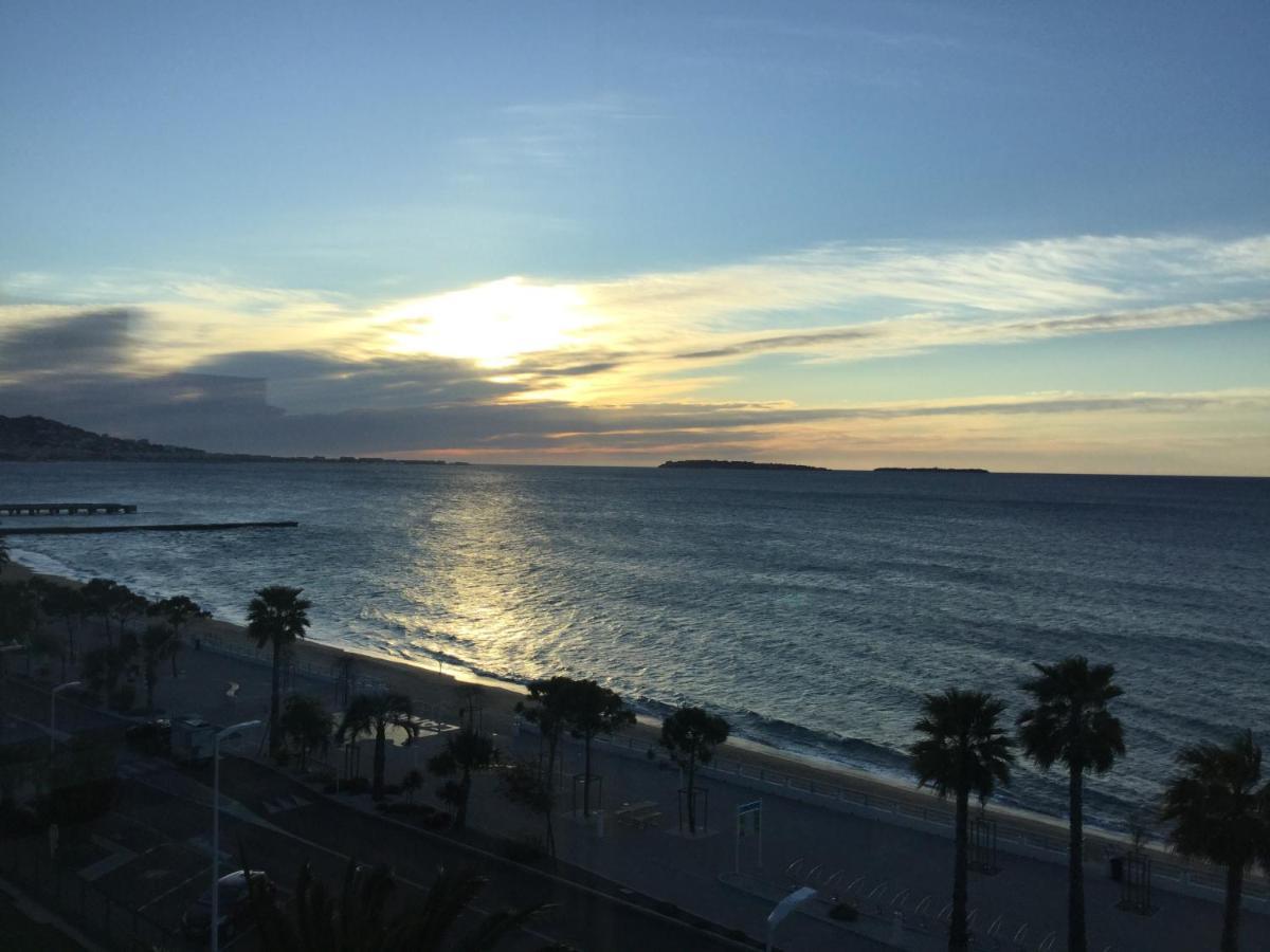 Bord De Mer - Cannes La Bocca Bagian luar foto